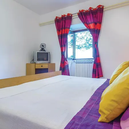 Three-bedroom With An Outdoor Swimming Pool 07 Tatil Evi