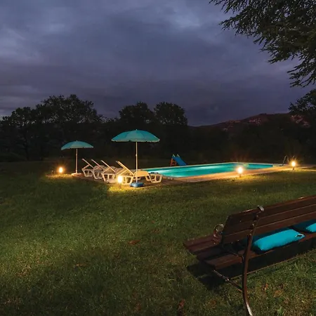 Tatil Evi Three-bedroom With An Outdoor Swimming Pool 07 Kršan