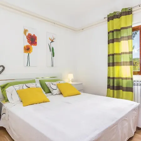 Three-bedroom With An Outdoor Swimming Pool 07 Tatil Evi