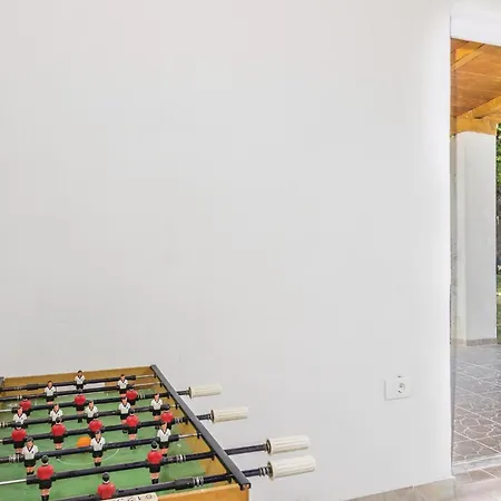 Three-bedroom With An Outdoor Swimming Pool 07 Tatil Evi *