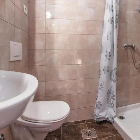 Tatil Evi Three-bedroom With An Outdoor Swimming Pool 07