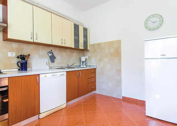 Three-bedroom With An Outdoor Swimming Pool 07 Vakantiehuis Kršan