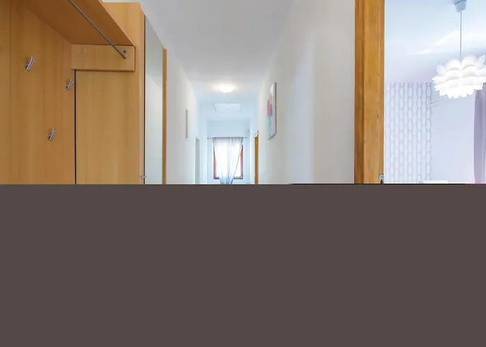 Three-bedroom With An Outdoor Swimming Pool 07 Vakantiehuis *