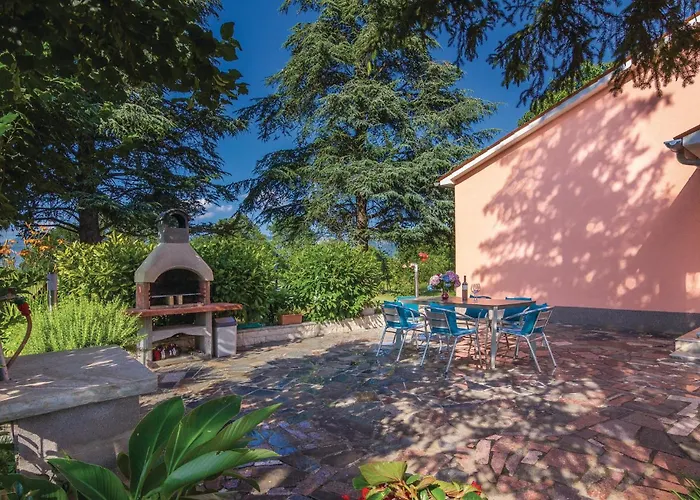 Three-bedroom With An Outdoor Swimming Pool 07 Vakantiehuis *